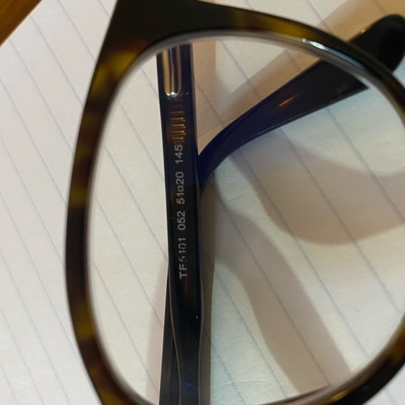 Tom Ford reading glasses with blue light lens - Picture 2 of 5